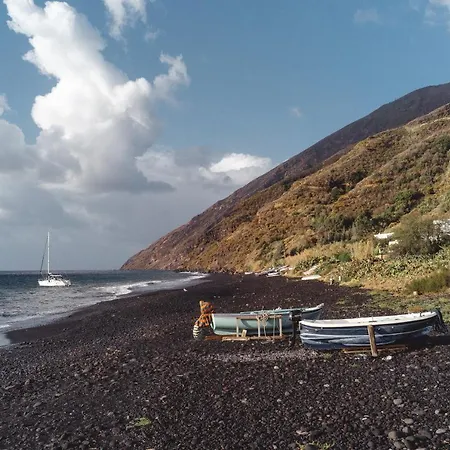 With Terrace Volcano & Sea View 3* Stromboli
