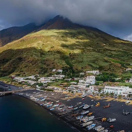 With Terrace Volcano & Sea View מלון 3*