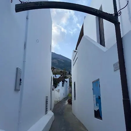 Hotel With Terrace Volcano & Sea View